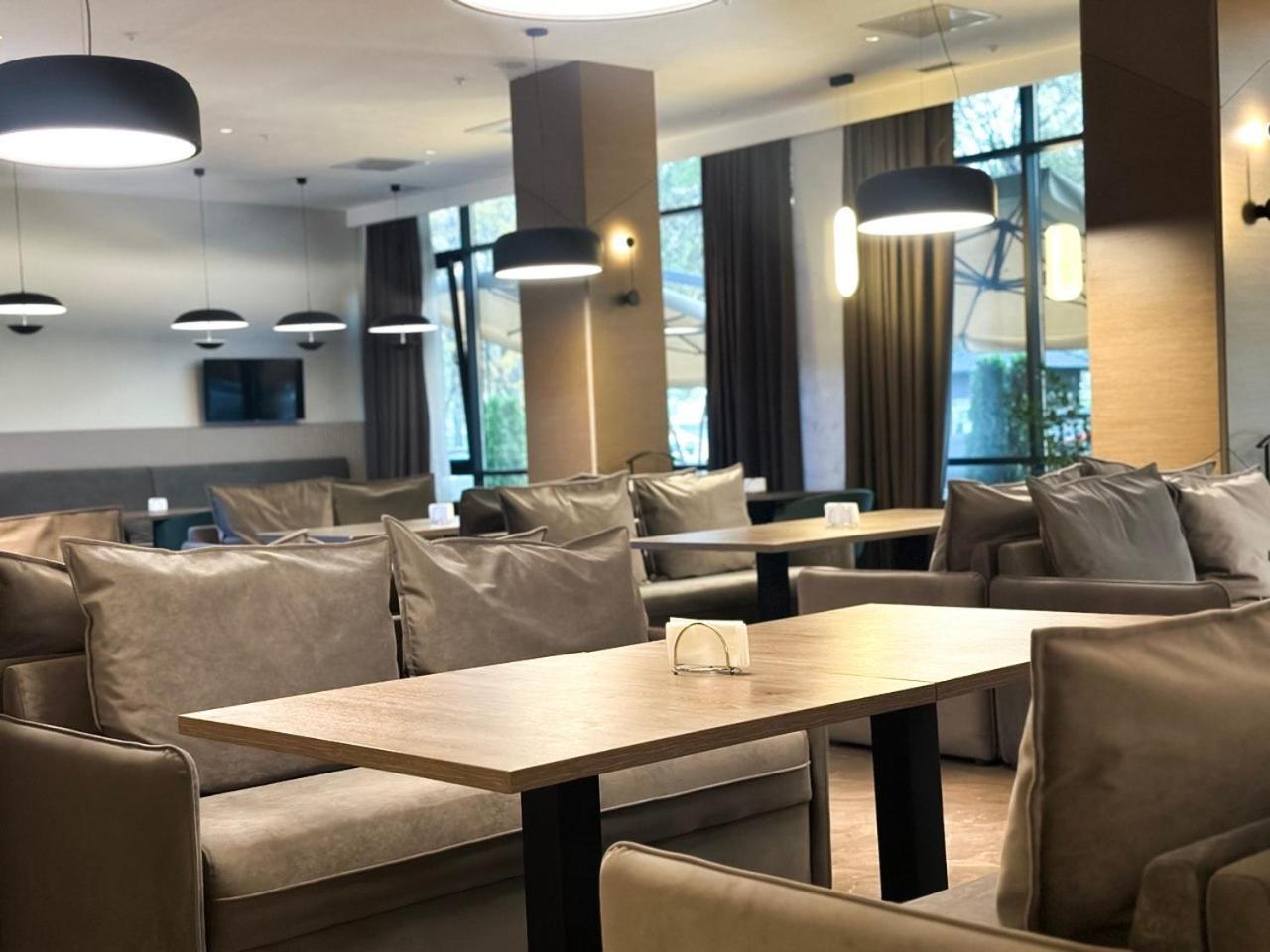 Raavah Aparthotel アルマトイ エクステリア 写真